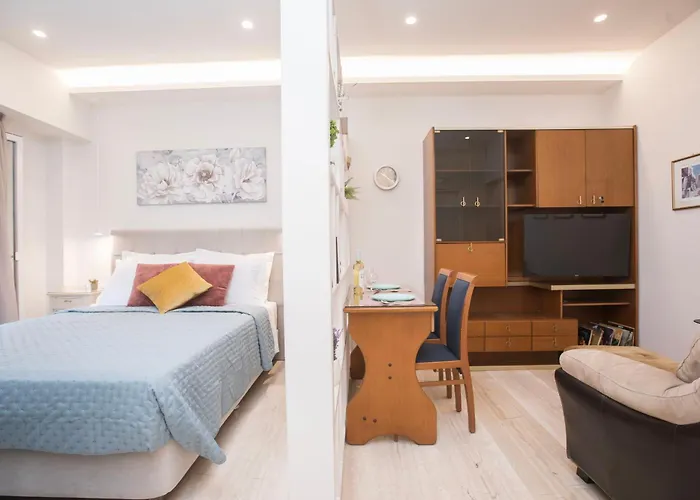 Daire Bethy's Corfu Harbour Apts *