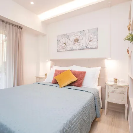 Bethy's Corfu Harbour Apts *