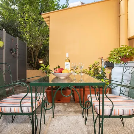 Bethy's Corfu Harbour Apts アパート *